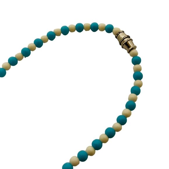 Vintage Turquoise & White Beaded Shell Necklace With Magnetic Clasp 16" - Picture 5 of 9